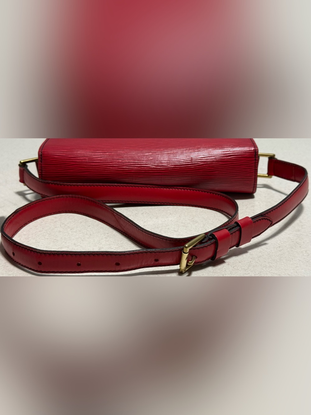 Louis Vuitton Saint Cloud GM Epi Leather - Picture 8 of 16